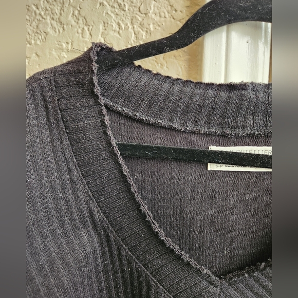DUPLICATE - Urban Outfitters- Raw Edge Ribbed Sweater - Picture 4 of 6